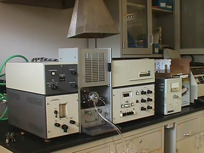 Background-Free Absorption Spectroscopy Works with Undithered Light Sources