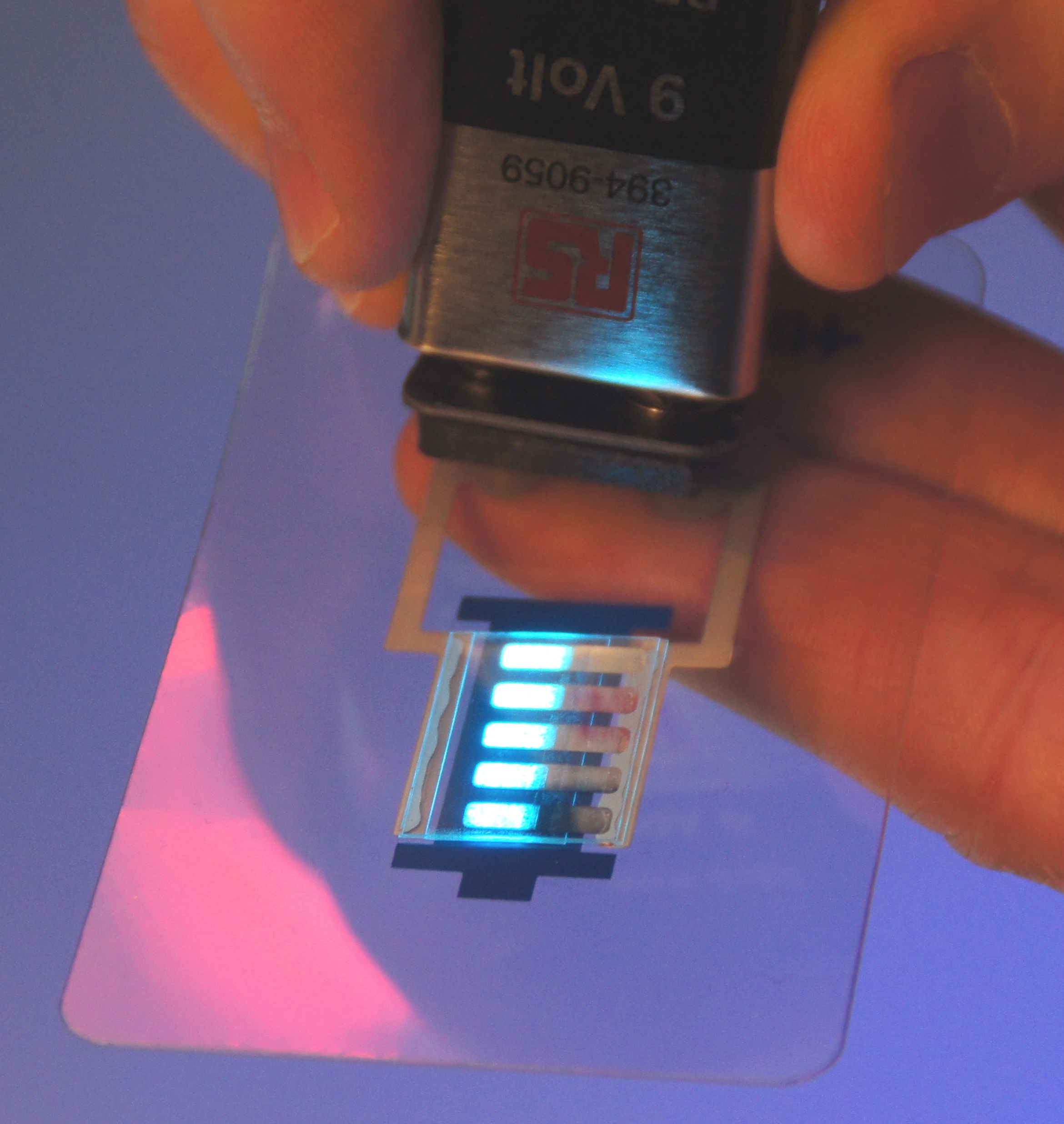 New OLED Structure for High-Definition Display Panel